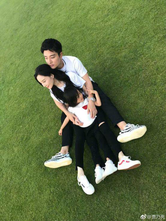 贾乃亮李小璐吻戏视频完整,贾乃亮李小璐拥抱视频