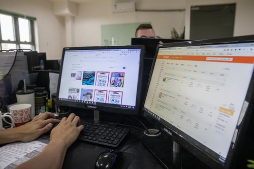 一年代购60万件中国货！美版“中国合伙人”如何将网购做成大生意