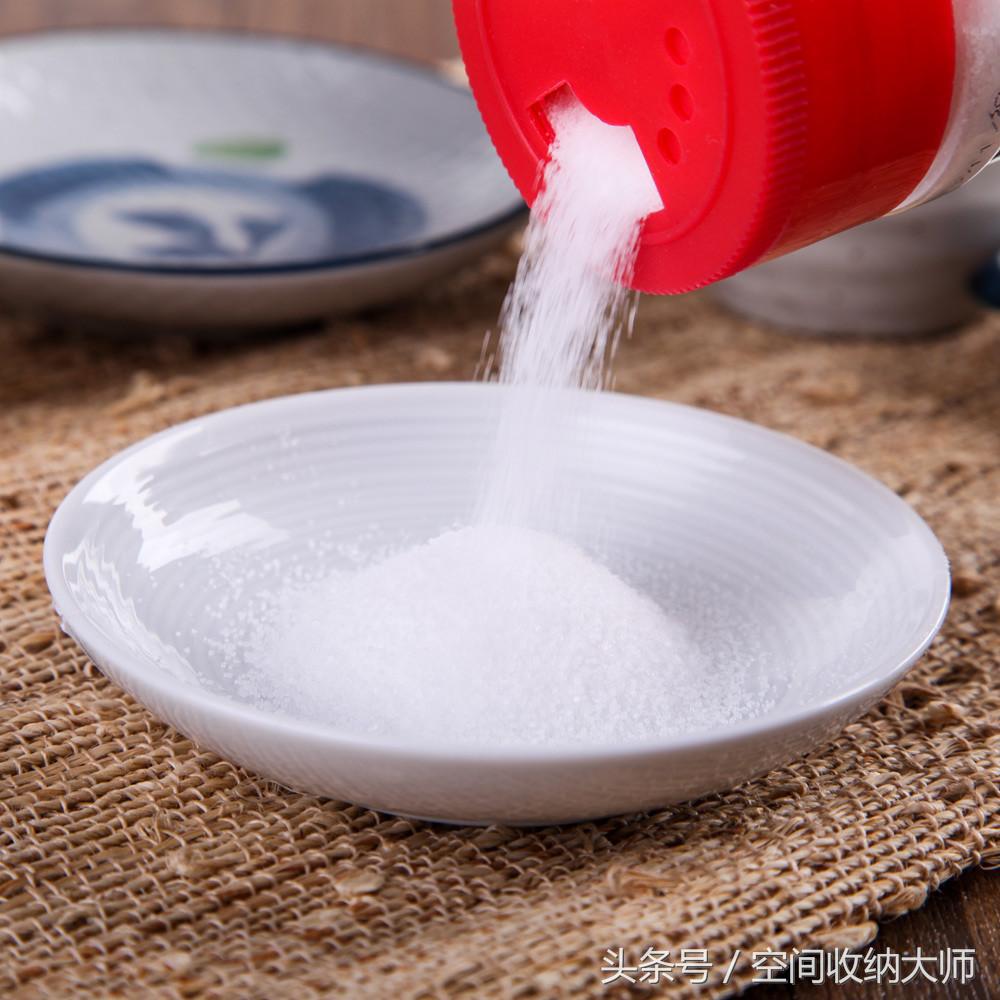 发霉衣物清理小妙招,清除发霉衣物的物品推荐