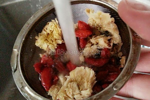 枸杞泡水营养成分都能泡出吗,枸杞泡水后还有营养吗