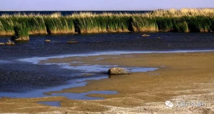 一大一小两个情侣湖，国庆来西域敦煌必经之路，一起秀恩爱吧！