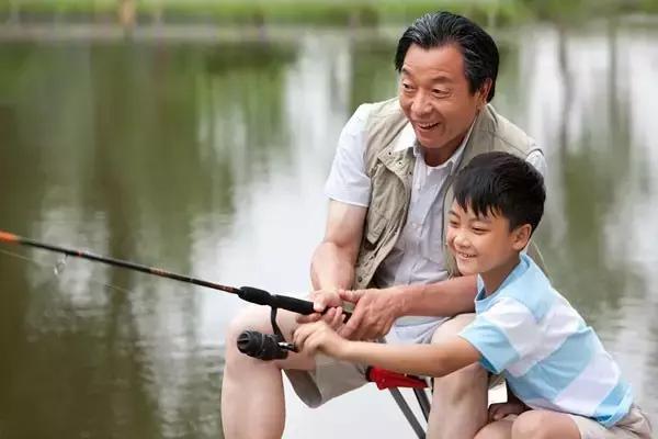 看看有什么好玩的旅游景点,有哪些好玩又好吃的旅游地方