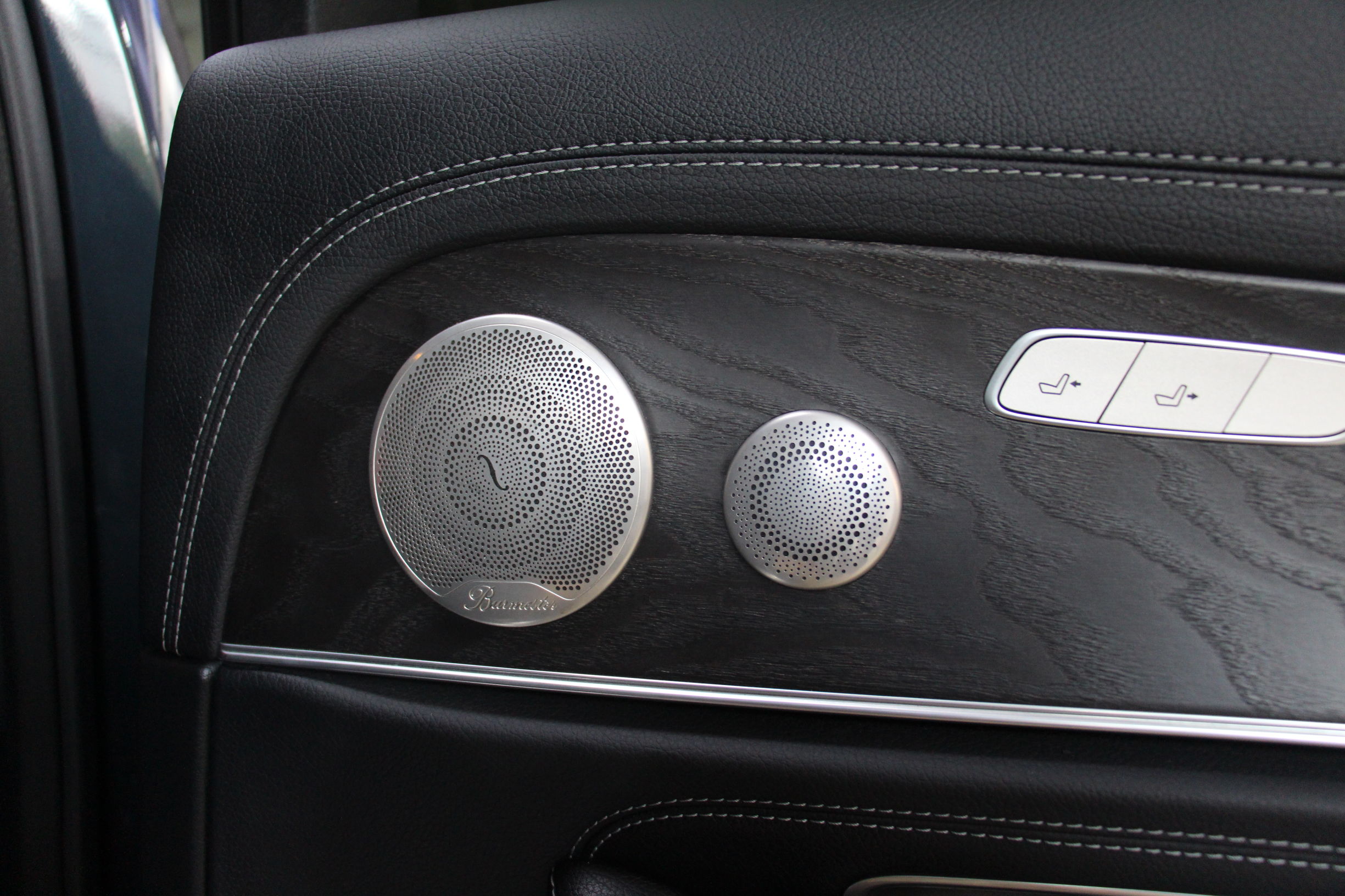 奔驰e普通音响和柏林之声区别,新奔驰e300柏林之声