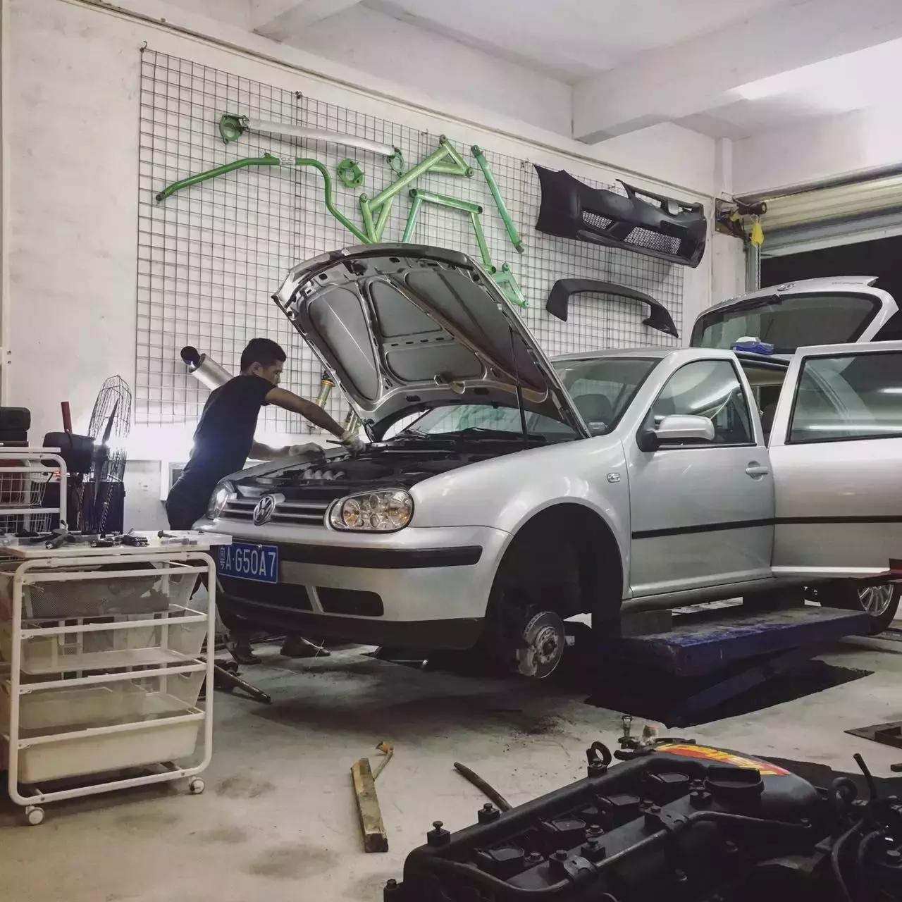 一个喜欢玩车的女司机,喜欢玩飞车的女生是什么性格