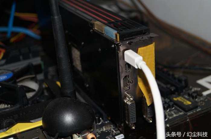 显卡不断的黑屏重置,没想到用胶带竟然给弄好了