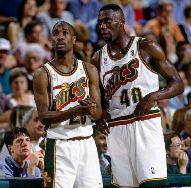 奥尼尔魔术时期阵容数据,奥尼尔最佳防守阵容