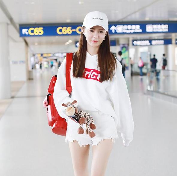 早秋复古又时髦的日常搭配,又酷又飒的早秋搭配