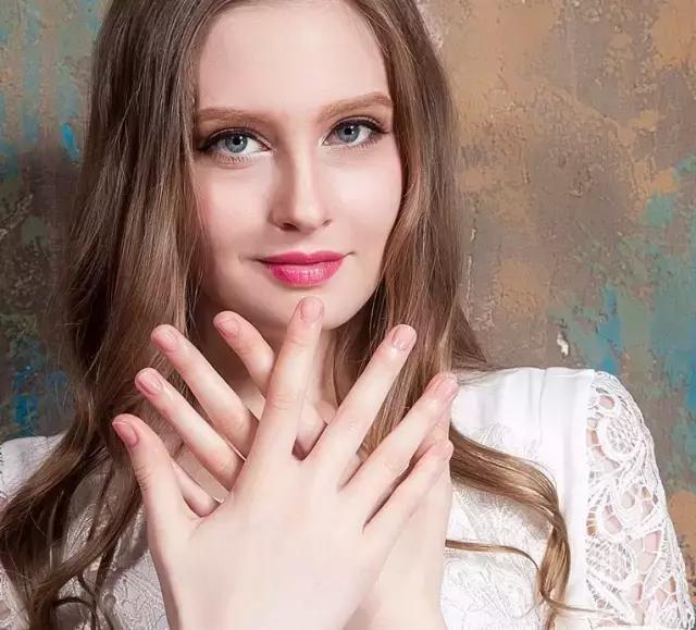 裸色法式气质,最流行的裸色系