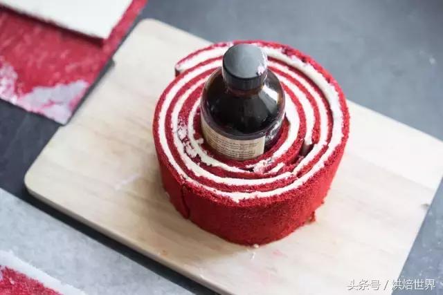 爆浆红丝绒蛋糕卷,颜值与口感并存的橙香蛋糕卷