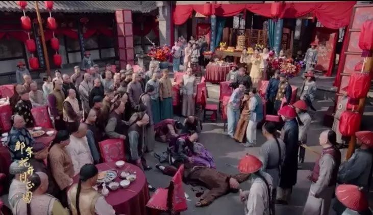 剧情已过半，主角领盒饭，反套路不断，《那年花开》的脑洞忒厉害