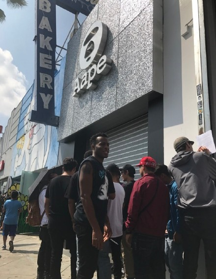 不甘做支线争上位？Aape洛杉矶新店要从Supreme碗里抢钱？