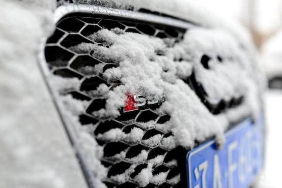 「冠贩说车」雪地胎能不能在冬天“救命”？