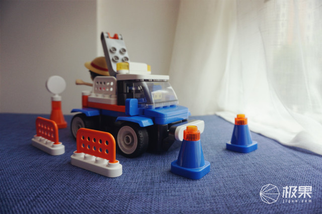 用积木拼搭简易的遥控车,如何用积木拼遥控车