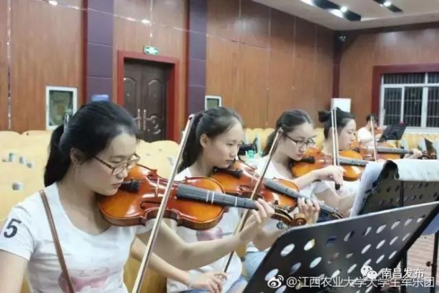 南昌陆军军乐团,南昌军乐团演奏视频