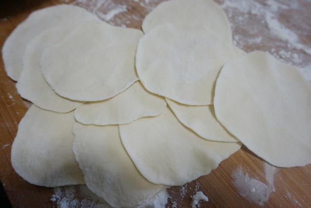 素馅饺子怎么调鲜嫩多汁,素馅饺子怎么调馅好吃呢