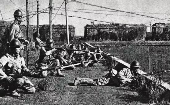 忆闻|被扣上“不抵抗将军”的张学良,究竟懂不懂打仗?