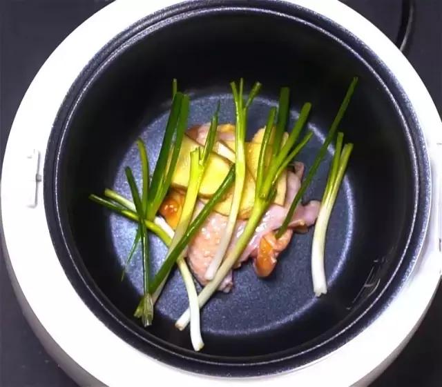 电饭煲简单美食菜谱大全,电饭煲菜谱大合集简单又方便