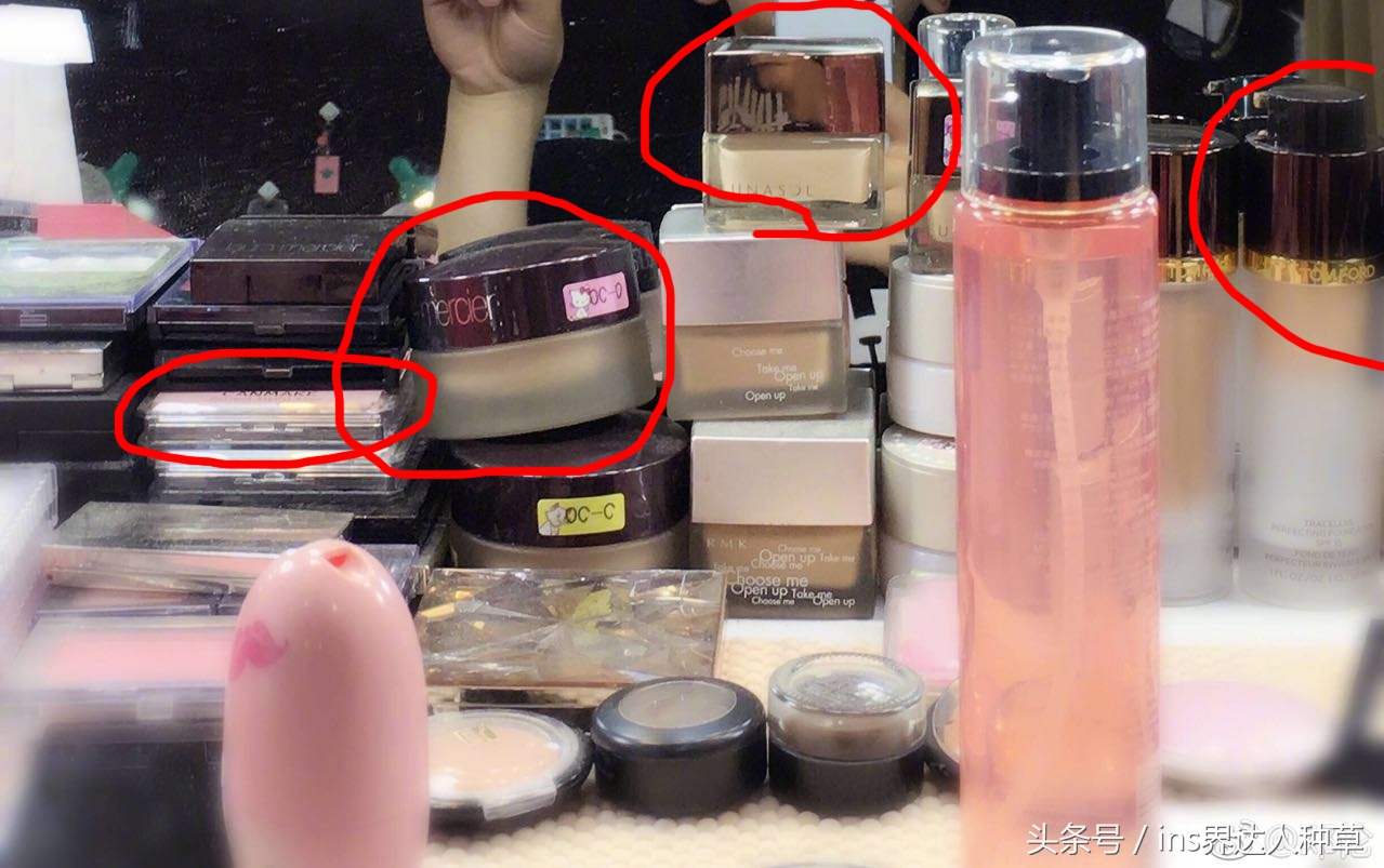 邓伦的这张自拍我真是看不懂了，网友：这下好了，化妆品全曝光了