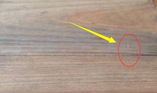 地板有划痕怎么办？老师傅教我3个办法，轻松去除划痕！