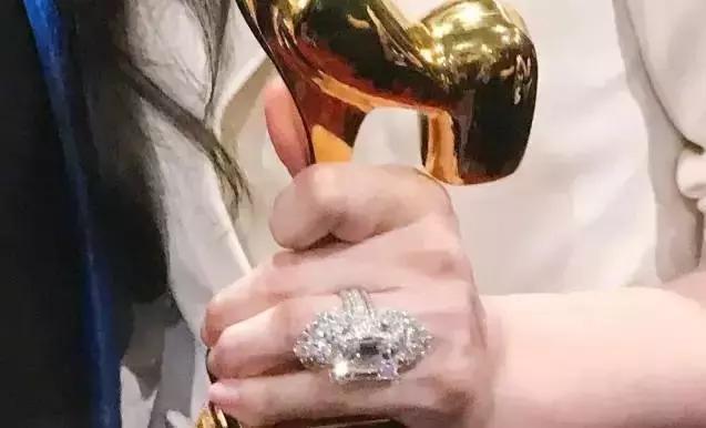 范冰冰的钻戒有多大,范冰冰钻戒有多大