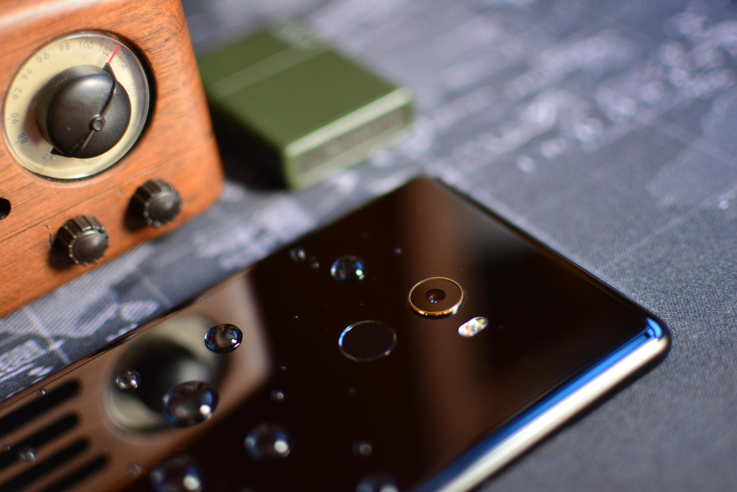 小米mix2还值得入手吗,小米mix2现在值得入手吗