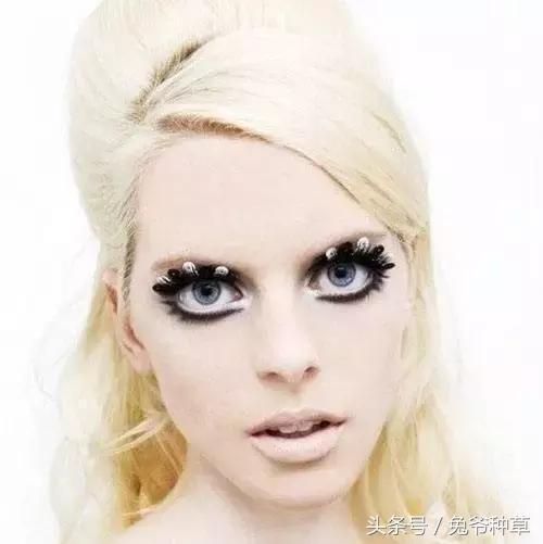 “折痕眼线”是个什么鬼？能让眼睛放大两倍，你要不要学？