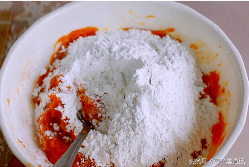 红薯饼紫薯饼的做法,地瓜紫薯饼的家常做法