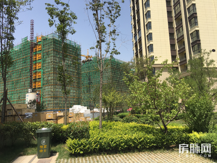 百亩绿化三亩湖五重景观成一家-富力白鹭湾园林实景