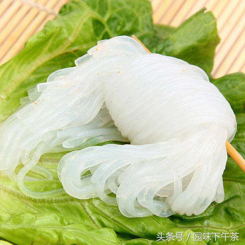 如何做魔芋豆腐鲜魔芋和碱的比例,制作魔芋豆腐放一斤魔芋放多少碱