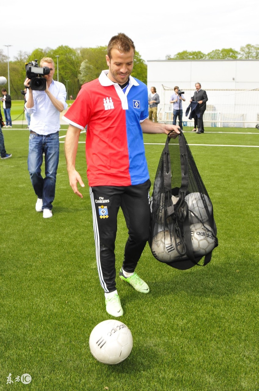 足球历史金童奖排行榜,足球金童奖能获得几次