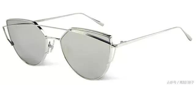 刘亦菲周冬雨出发巴黎时装周,国庆一定要出去浪