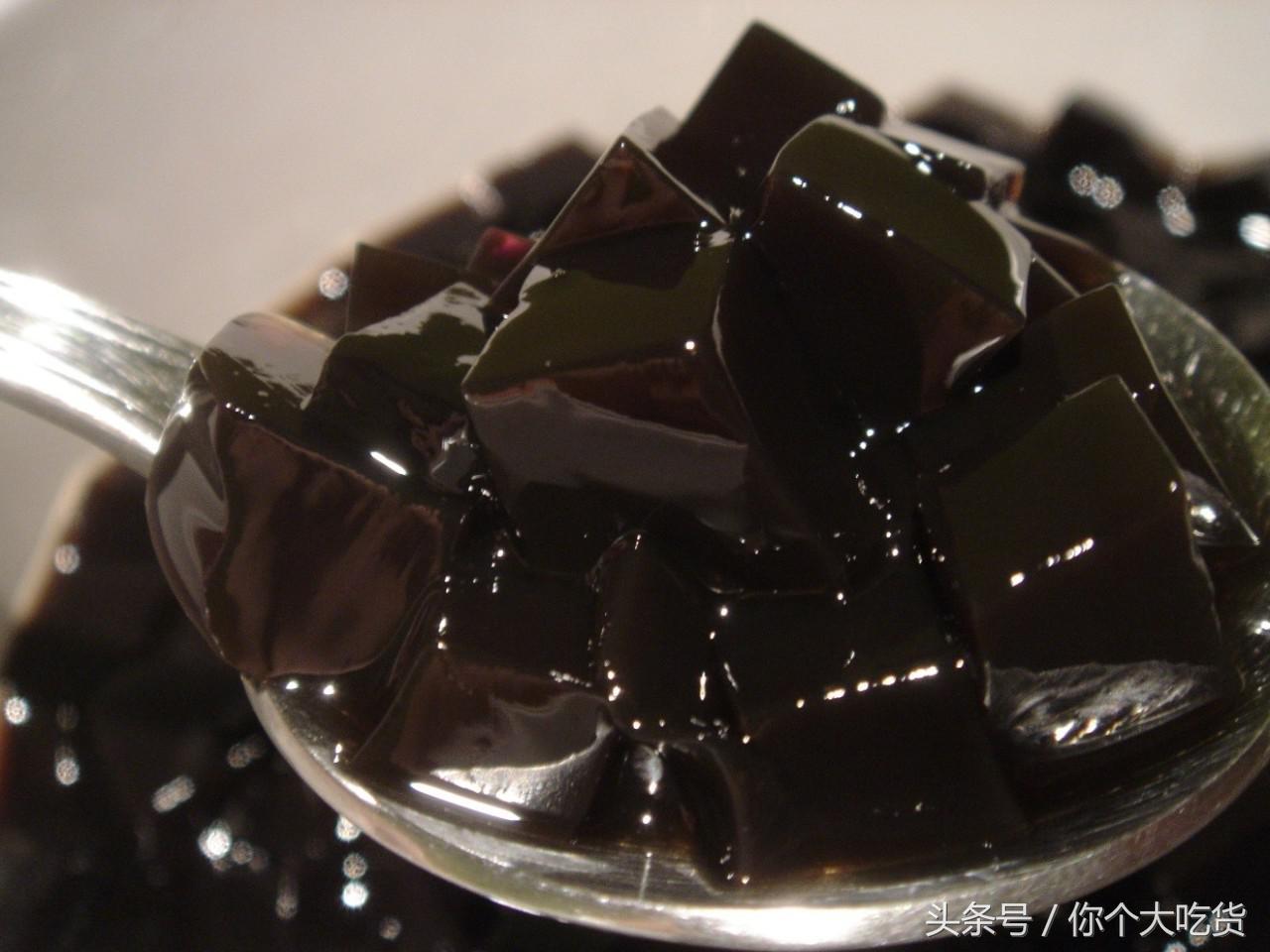 烧仙草还是龟苓膏好吃,烧仙草为啥叫烧仙草龟苓膏