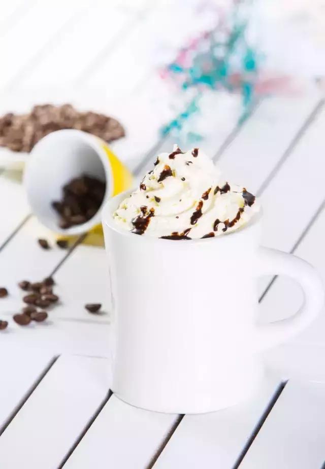 一杯咖啡的时间打动一个人,喝一杯咖啡慢慢品味人生