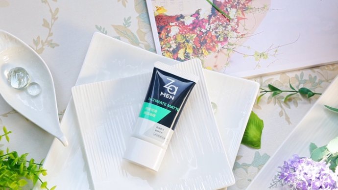 换季皮肤敏感泛红乳液,换季皮肤干燥起皮泛红刺痛润肤乳