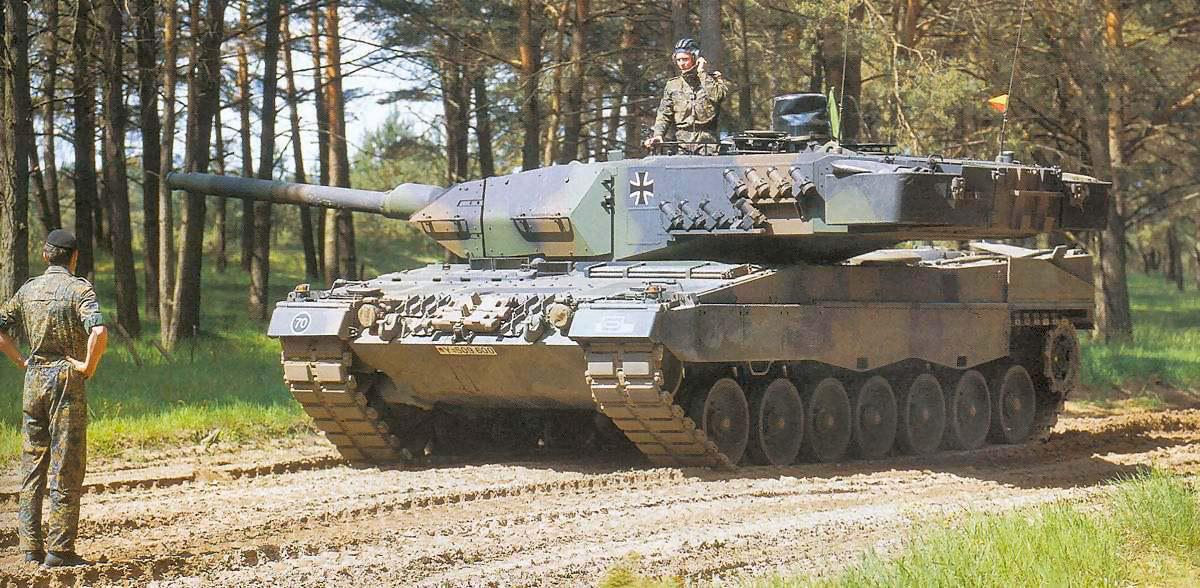 坦克高大威猛真厉害,坦克威武霸气