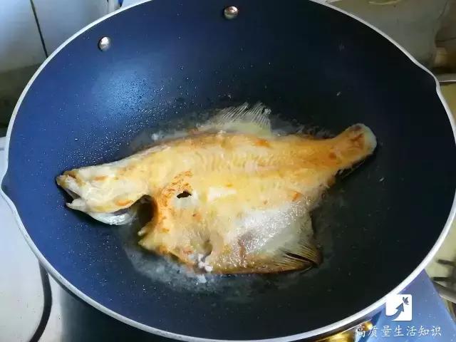 怎么煎鱼不粘锅不掉皮锅怎么处理,怎样煎鱼不粘锅不掉皮省油又好吃