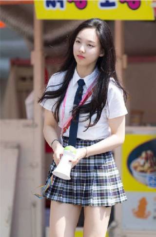 外国人怎么评价中国的校服,外国人如何评价中国学生的校服