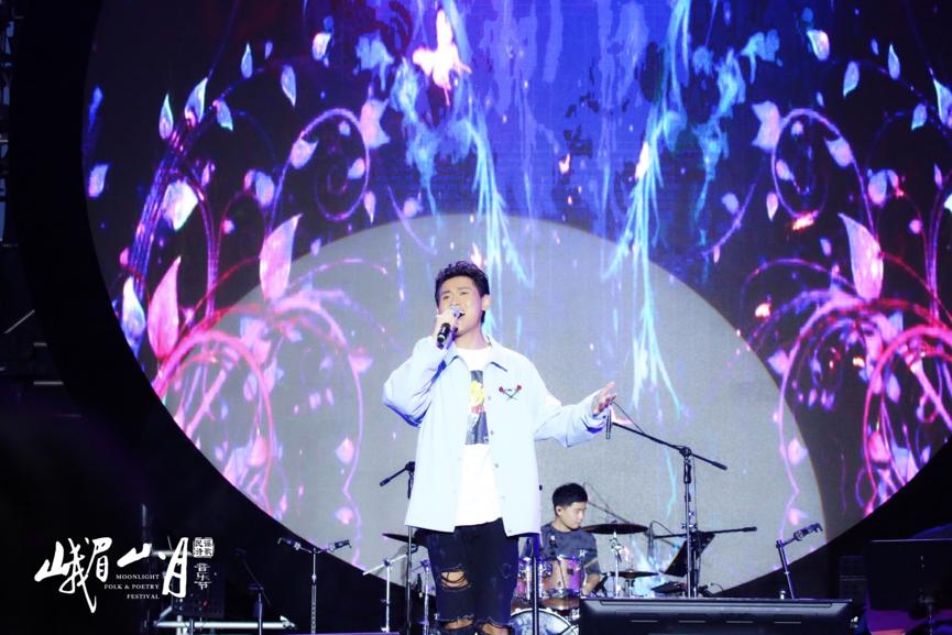 峨眉山音乐节,峨眉山月民谣音乐节直播