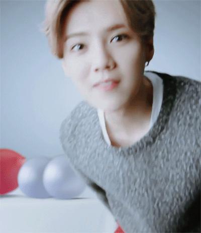 鹿晗尬聊，易烊千玺神回复，明星们都这么会聊？尬聊也是聊啊！