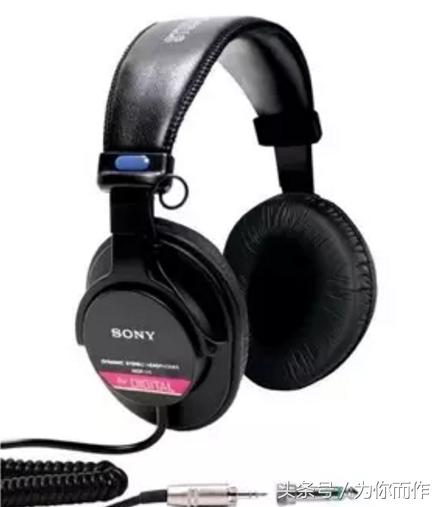 盘点动漫里出现的耳机,盘点游戏中的动画