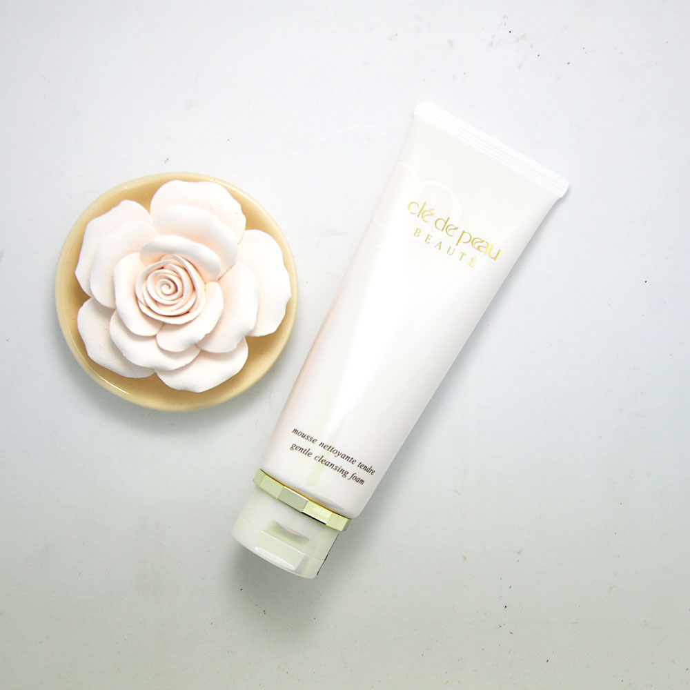 巴黎欧莱雅洗面奶红瓶女士,欧莱雅洗面奶和资生堂洗面奶对比