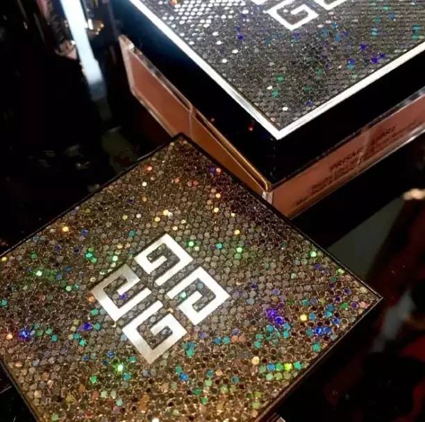 哪个牌子的圣诞限量款好,各个品牌的圣诞限定翻车