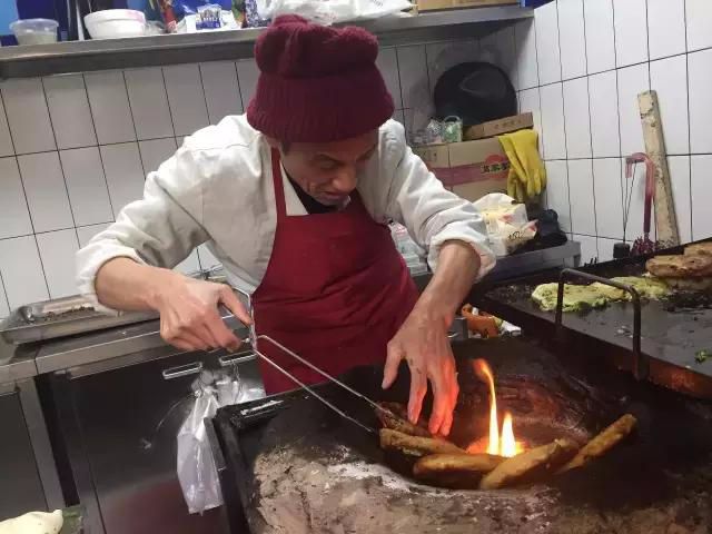 菜贩一个月能赚18万,批发菜市场菜贩子一年能赚多少钱