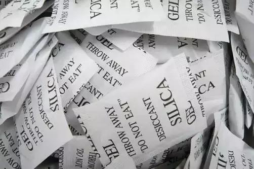 下雨时怎么让鞋子不湿,下雨潮湿天如何让鞋子快速干了