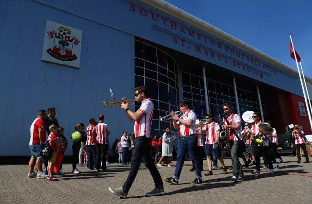 鑻辫秴鐞冨憳鍐欎俊,鑻辫秴鐞冭糠鎰熷姩钀芥唱