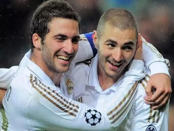 本泽马怎么回事,本泽马背过的锅