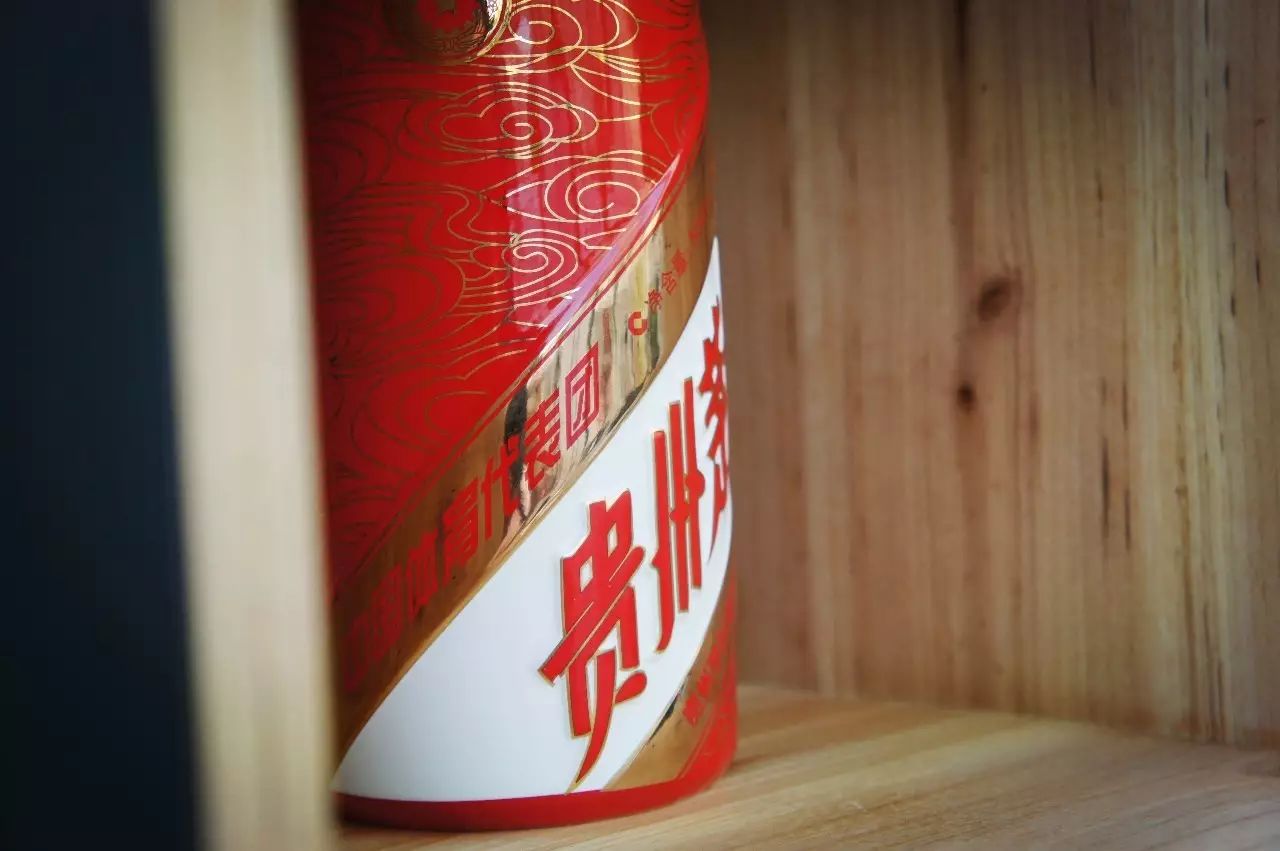 中秋送礼不用月饼送什么,中秋节送礼月饼配啥好