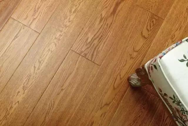 实木地板有坑怎么补救,番龙眼实木地板容易起坑