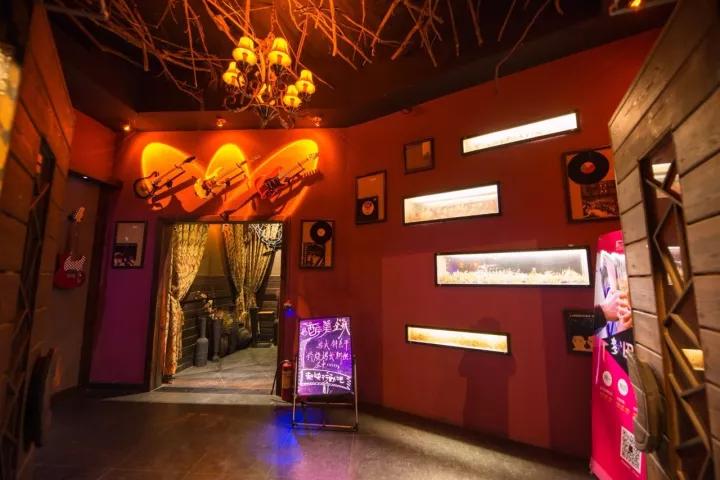 写完影评写食评，厦门吃货出走十年归来仍是少年！