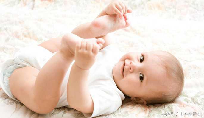 宝宝一吃母乳就拉稀奶粉没事,宝宝一吃母乳就拉便便需要干预吗